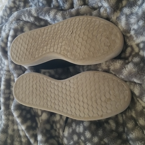 ADIDAS CLASSICS womans size 8 - Picture 3 of 3